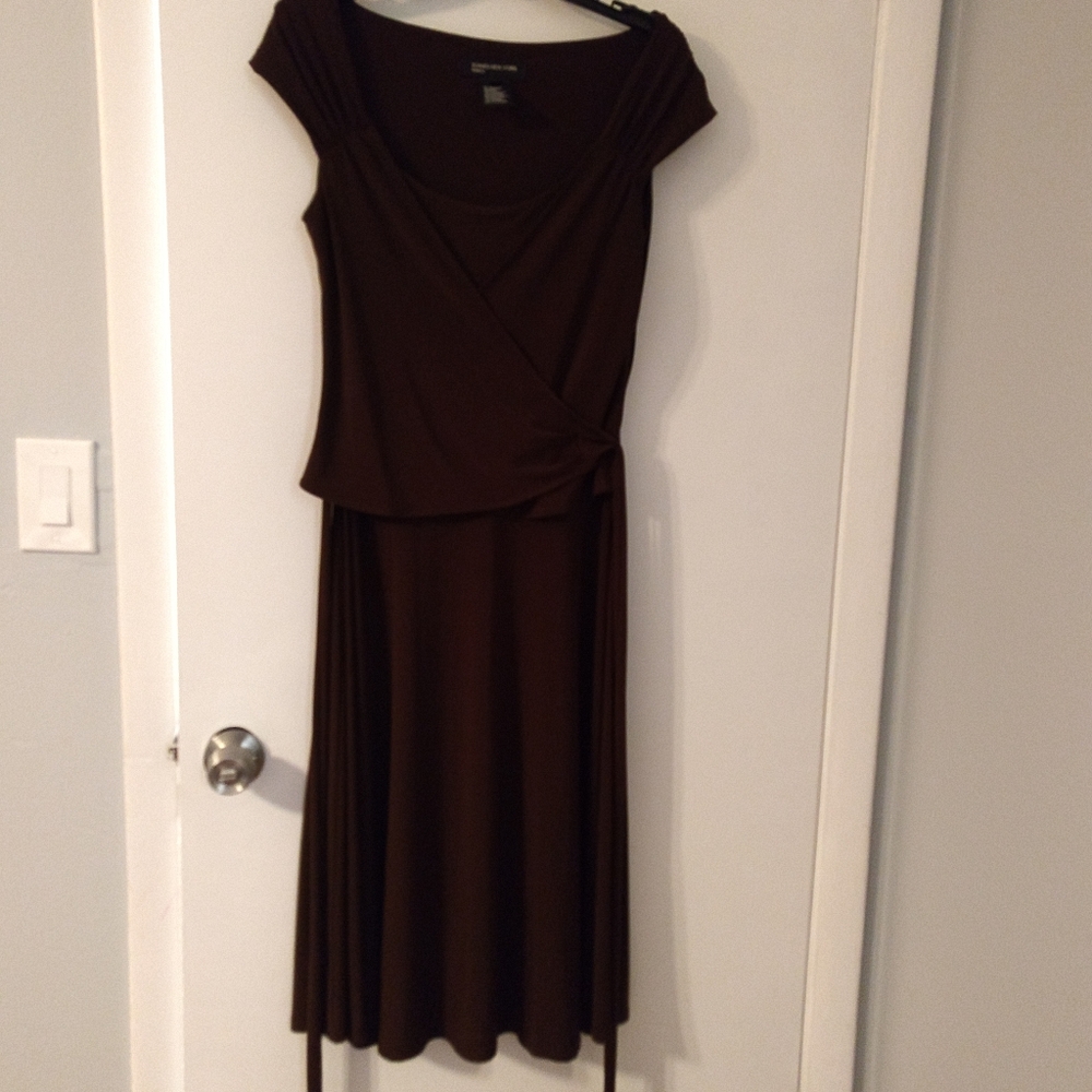 Brown Dress - Picture 3 of 4